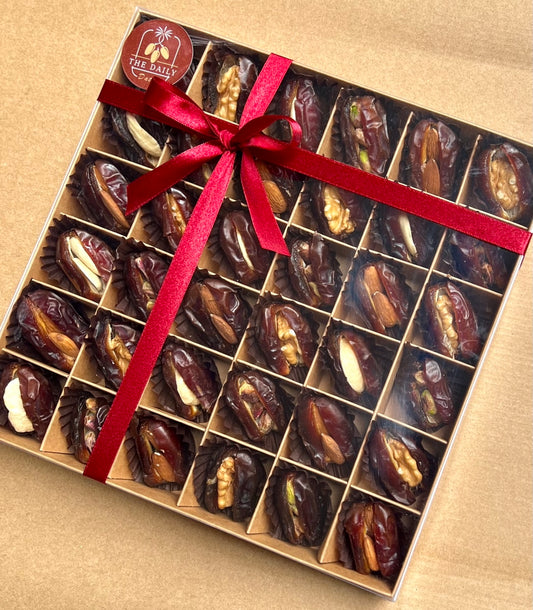 Dates Stuffed with Nuts Box