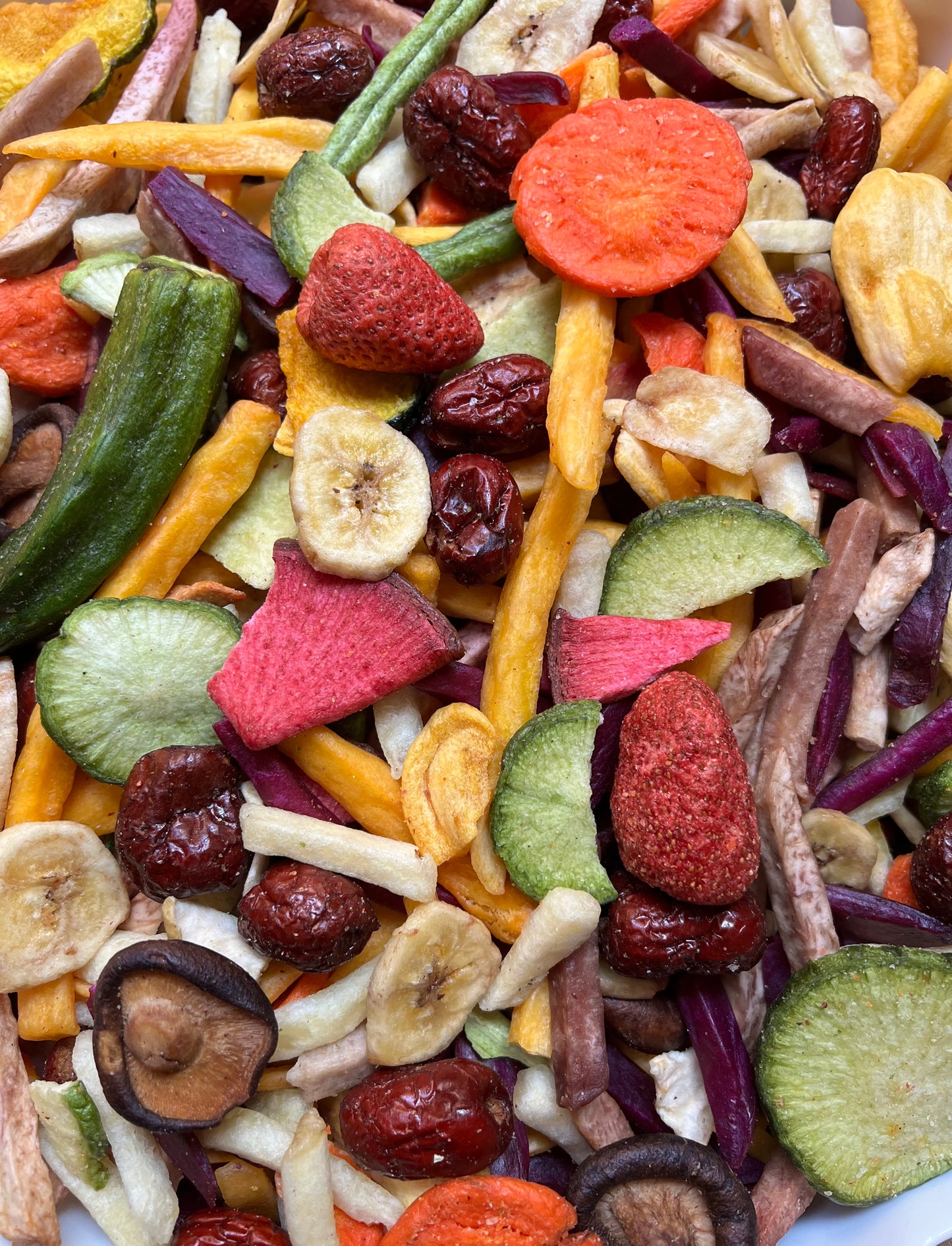 Dried Vegetable Chips with Fruits