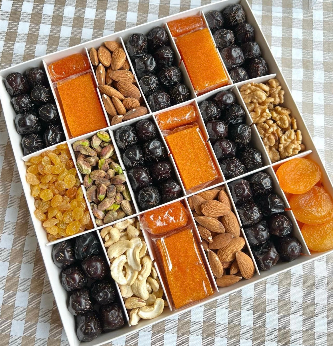 Dates And Nuts Box
